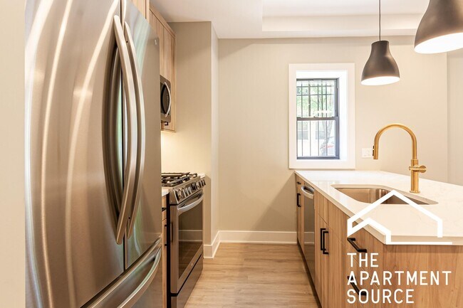 Photo - 2457 W Logan Blvd Unidad GDN