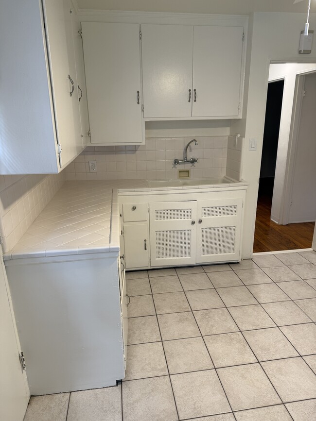 Photo - 10913 Camarillo St Unit 913