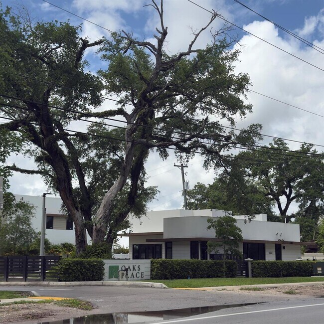 Photo - North Oak Place, Davie, FL 33314 - 3 BR 2.5 BA townhouse