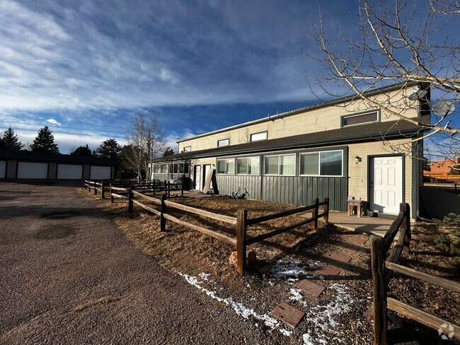 Building Photo - Forest Edge Rd (640) Unit Forest Edge Rd - B Rental