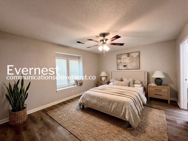 Photo - 494 Windridge Point