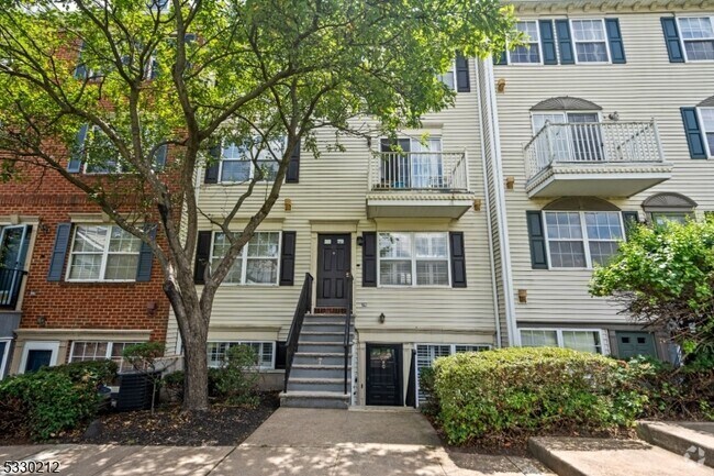 Building Photo - 98 Vaughan Dr Unit 1 Rental