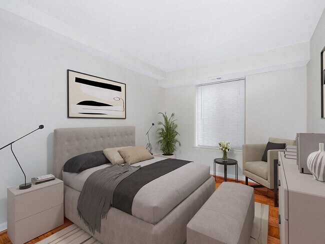 Photo - River East-Fairlawn Gardens