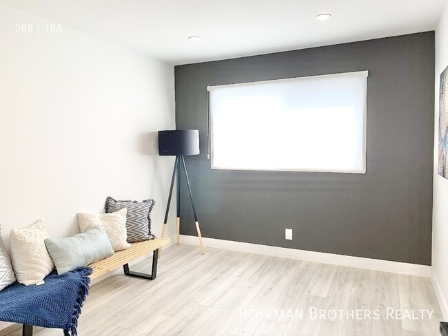 Photo - 8753 Langdon Ave Unidad 214