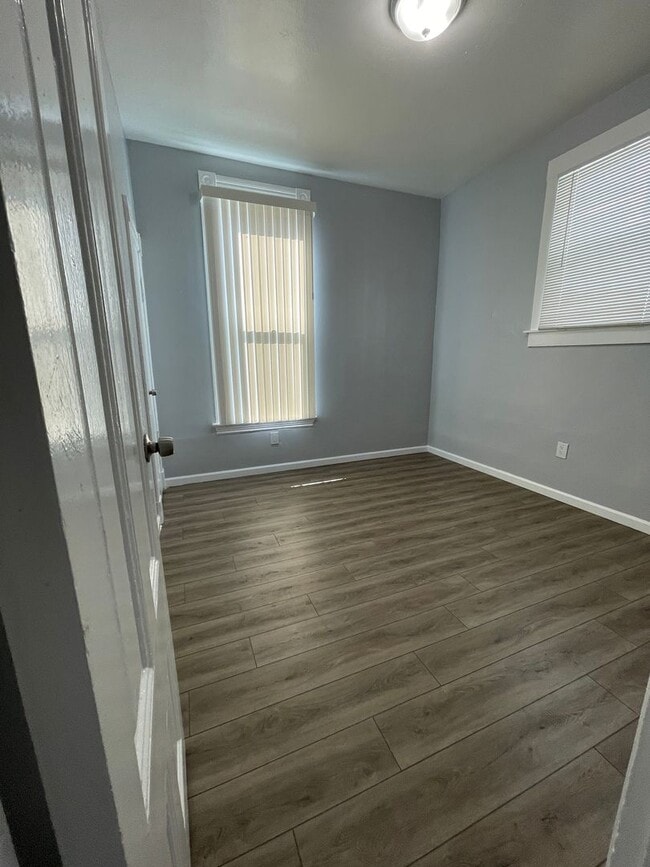 Photo - 00812 Unit T2003B