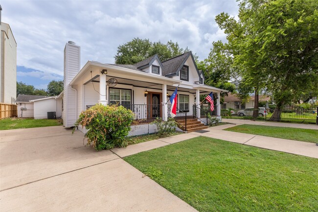 Photo - 1535 W 25th St