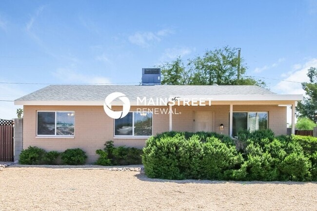Building Photo - 3 Bedroom Pet-Friendly Home in Mesa, AZ with Main Street Renewal