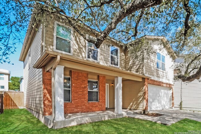 Photo - 520 Hinge Falls