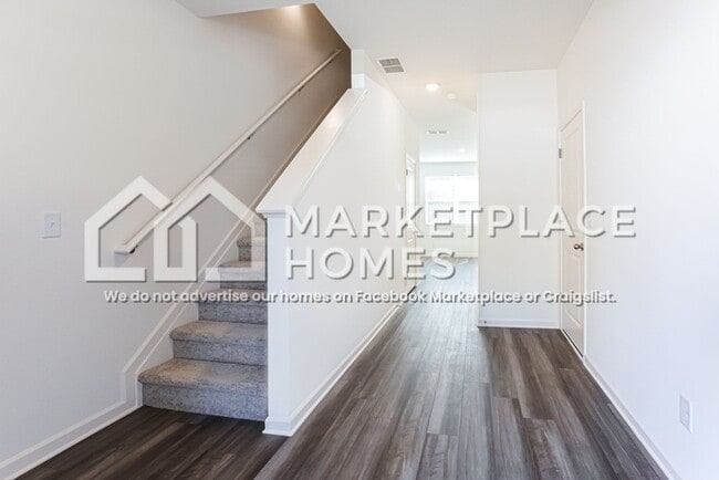 Photo - 308 Rydal Wy