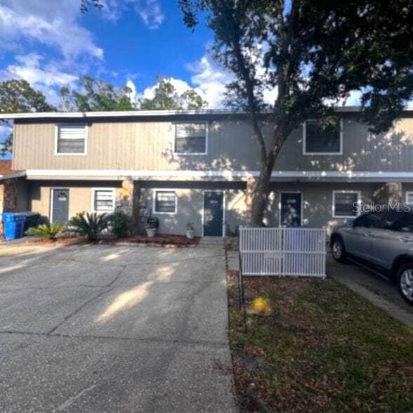 Building Photo - 10128 Lake Oak Cir