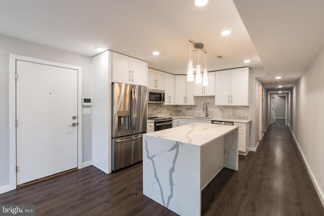 Building Photo - 751 N 20th St Unit 2 Rental