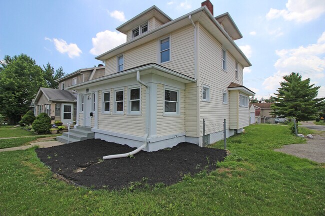 Photo - 200 E Siebenthaler Ave