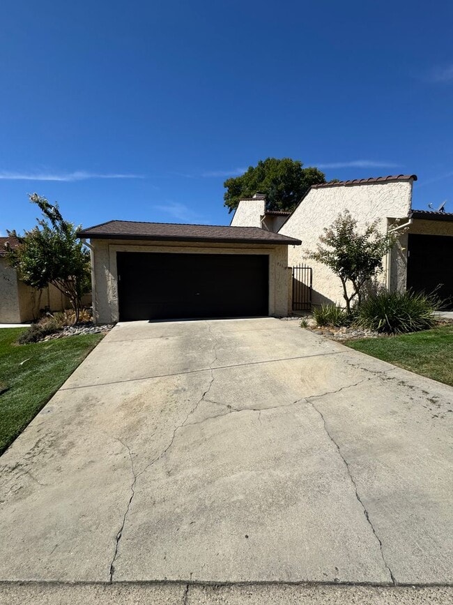 711 Flower Ash Ln