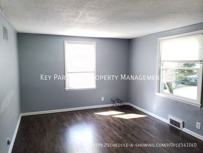 Photo - 7809 Madison Ave