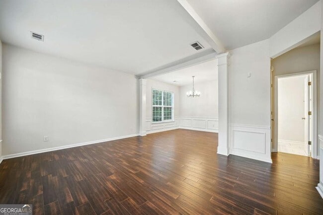 Photo - 215 Friars Head Dr NE