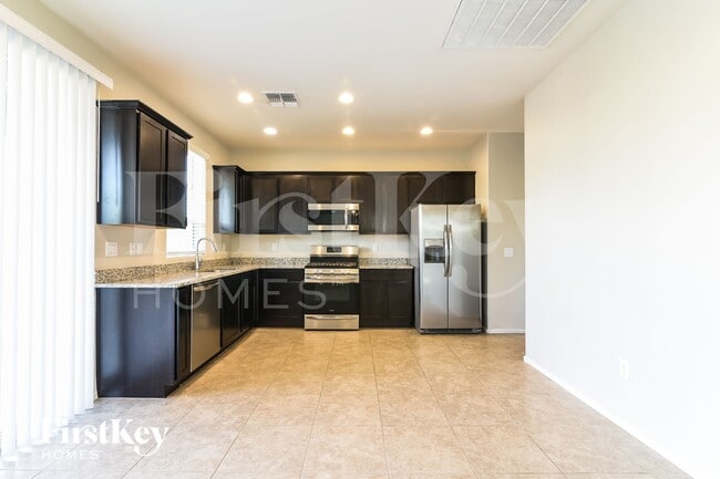 Photo - 2875 N Fair Oaks Ave