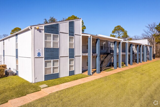 Whispering Pines Apartment Homes