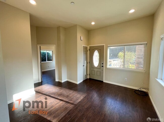 Photo - 891 Merle Ave