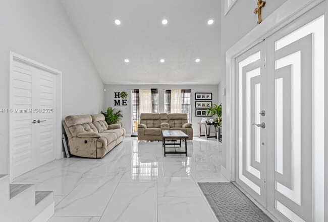 Photo - 8351 SW 39th Ct