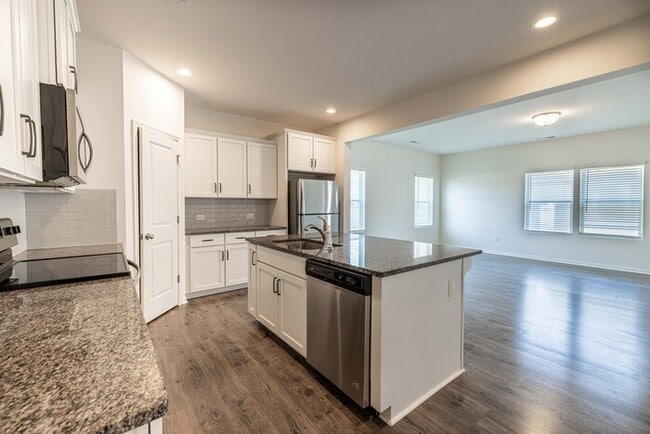 Photo - BEAUTIFUL 3 Bedroom Townhome Bonterra Vill...