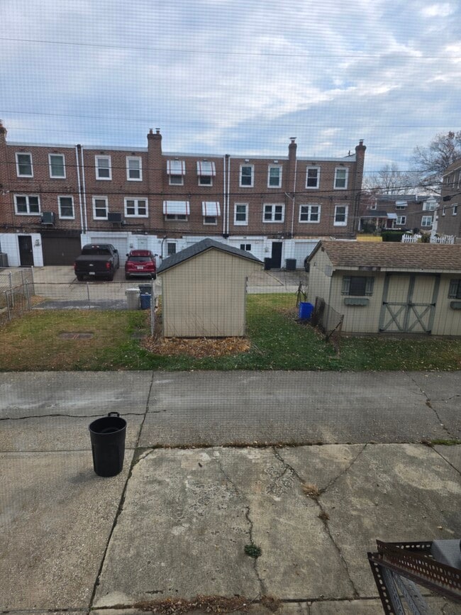 Photo - 922 Poplar Ave