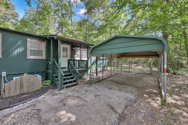 Photo - 6432 Longmire Rd