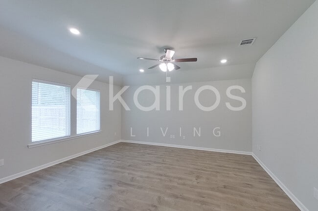 Photo - 116 Yardley Ct