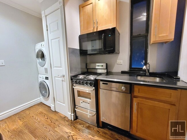 East 23rd Street - East 23rd Street Apartment Unit 6