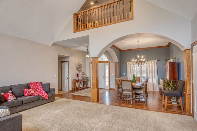 Photo - Highly desirable home in Briarbrook