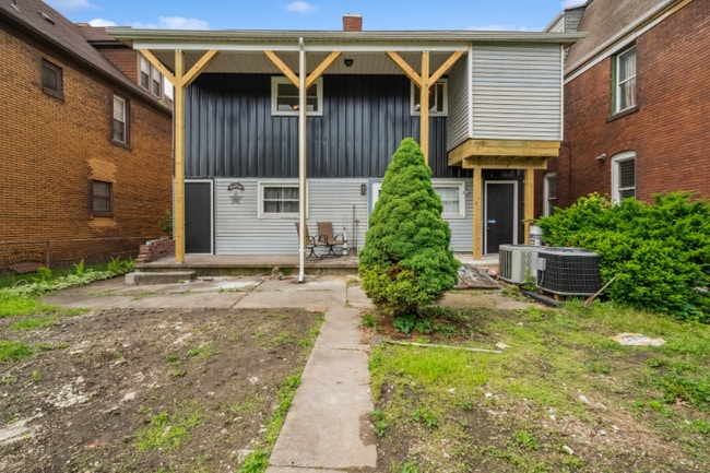 Photo - 75 Sycamore St Unit 2