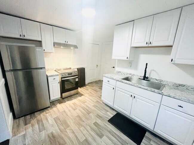 Photo - 25 R Auburn St