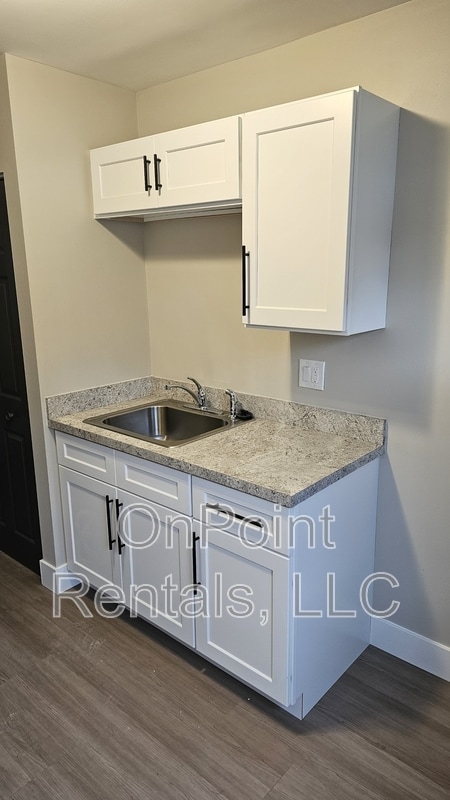 Photo - 5921 N Wayne Rd