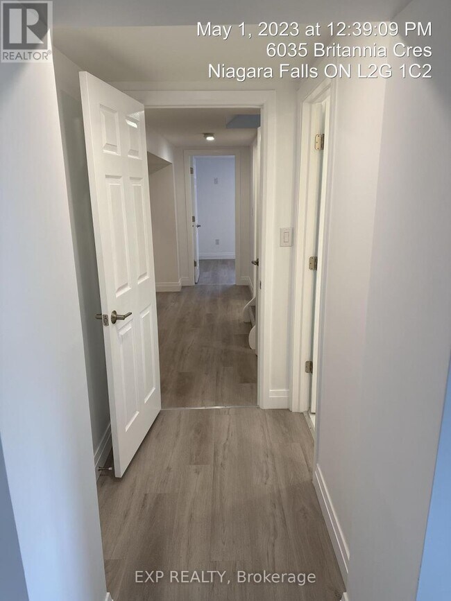 Photo - 6035 Britannia Crescent