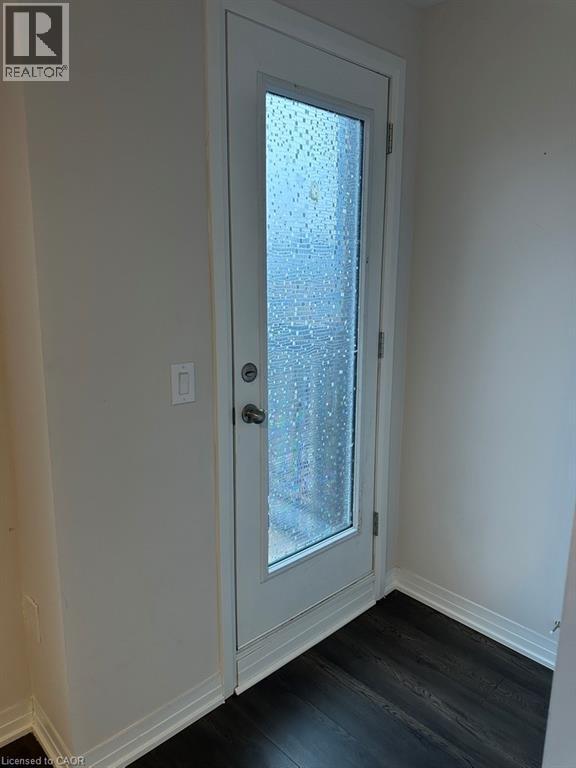 Photo - 585 Colborne St E