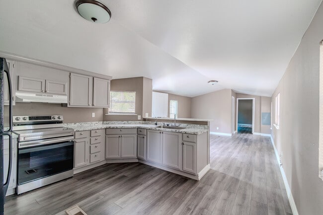 Photo - 5641 Kimber Ln