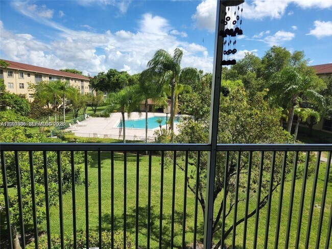 Photo - 12501 SW 14th St Unit 314R