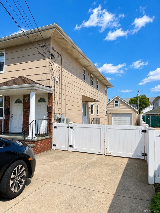 Photo - 131 Roslyn Rd