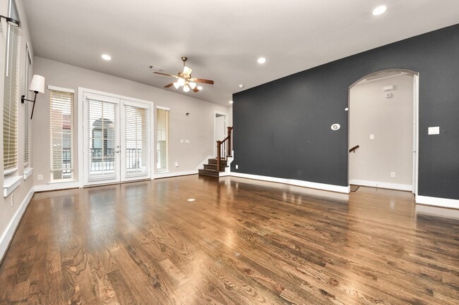 Photo - 2704 Freund St