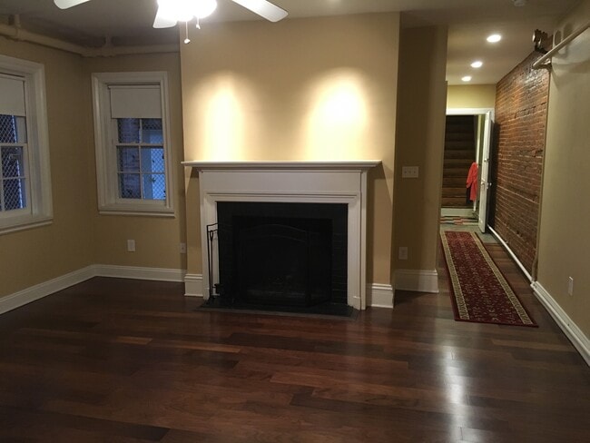 Photo - 221 W Lanvale St Unidad B