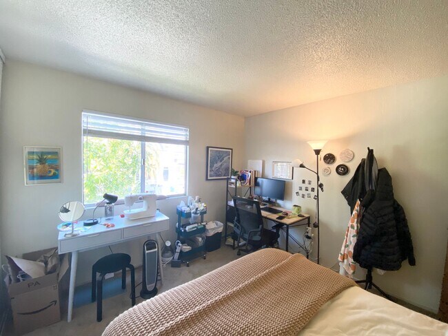 Photo - 2212 Blake Street
