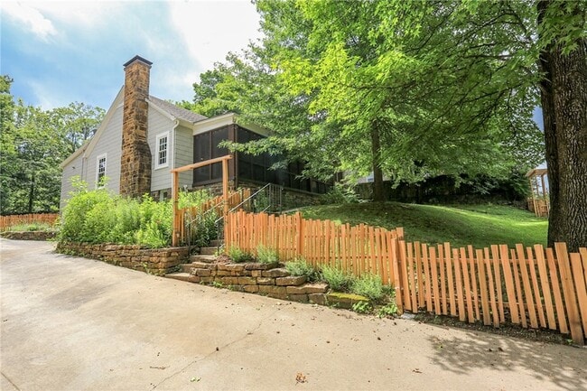 Photo - 610 N Olive Ave