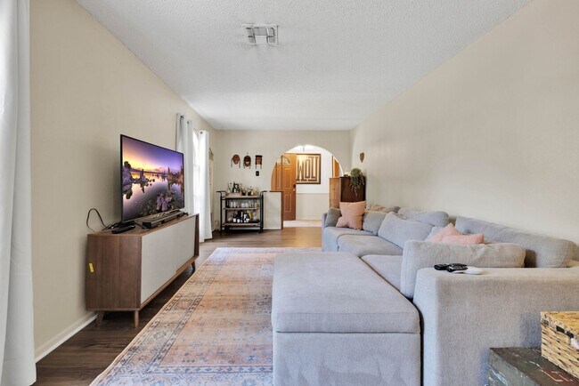 Photo - Discover Old World Charm in Northern Hills!