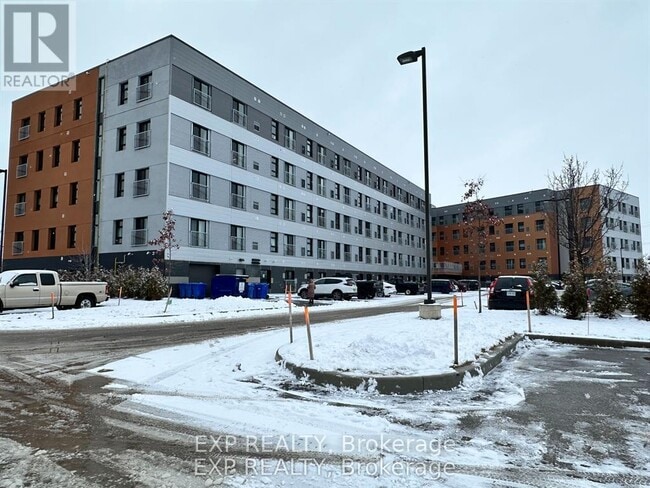 Photo - 75 Barrie Rd