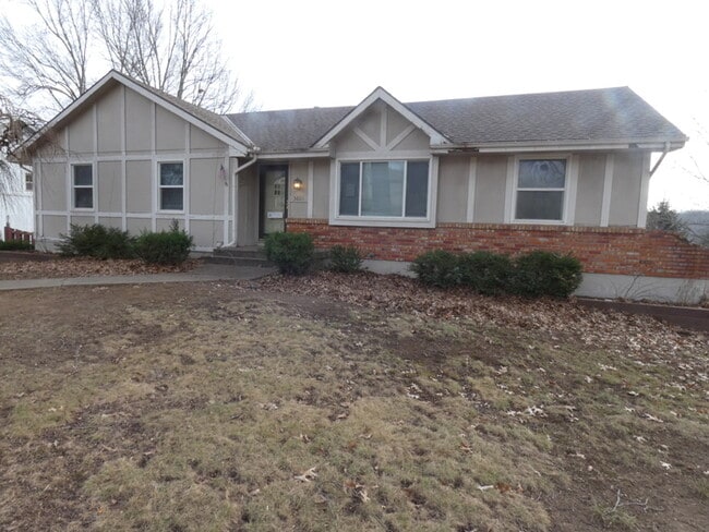 Building Photo - Beautiful Home in North Kansas City School District!