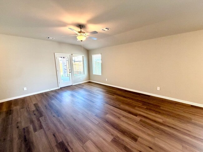 Photo - 508 Regency Ct