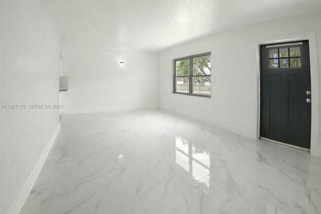 Photo - 14920 Garfield Dr