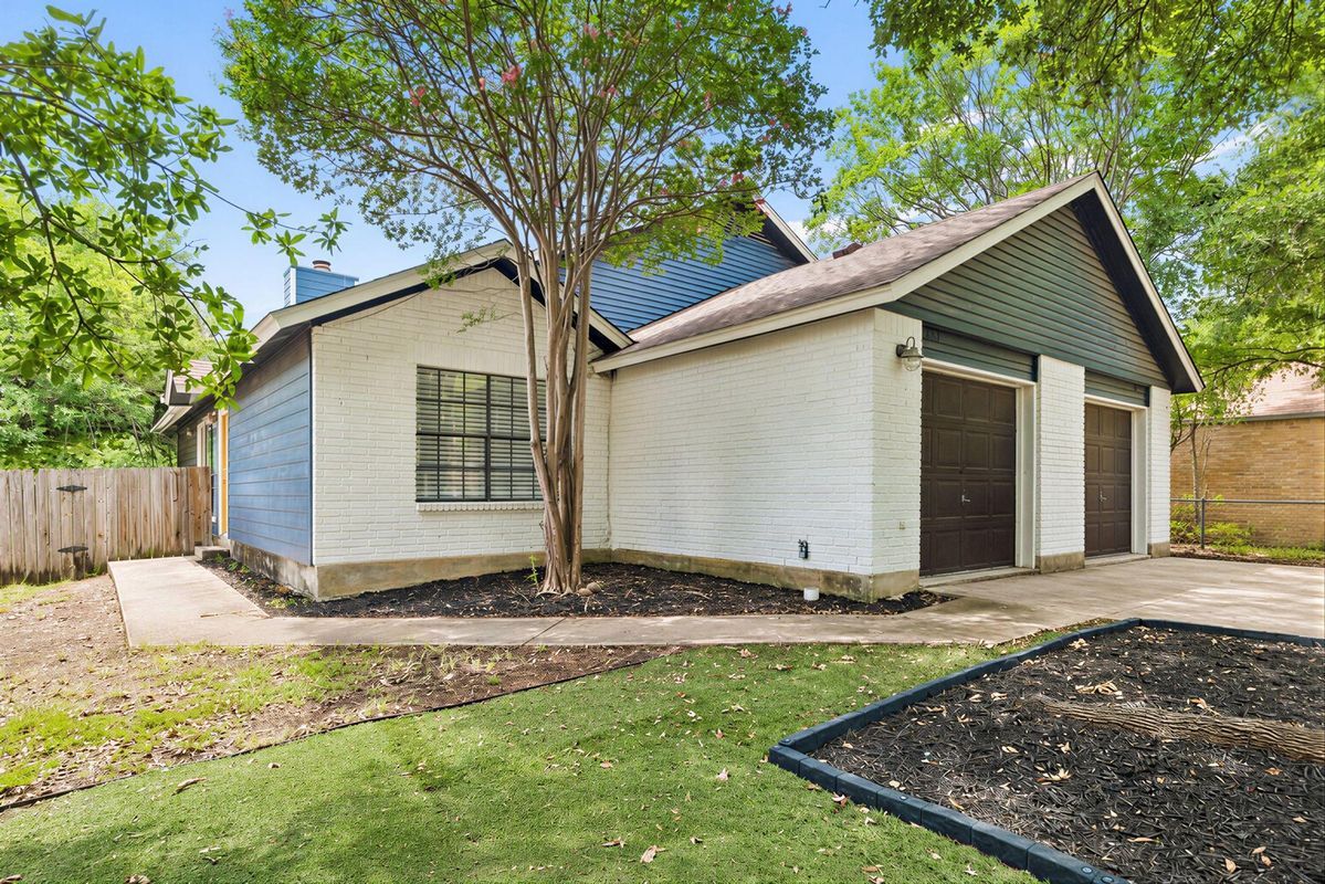 Photo - 2031 Redwing Way