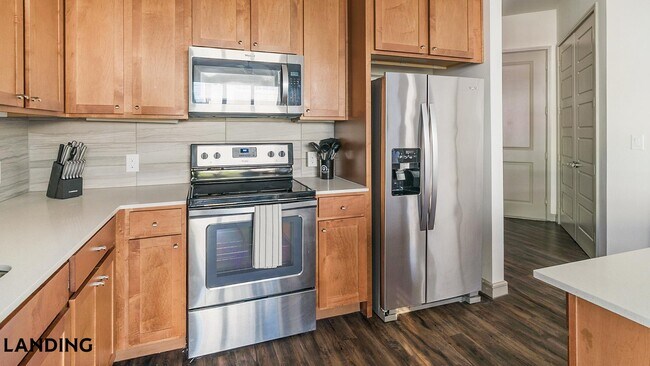 1711 Caroline St Unit 325