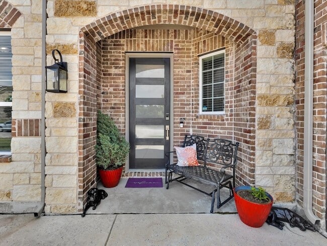 Photo - 439 Montrose Dr