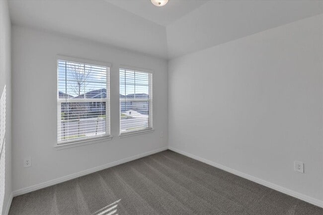 Photo - 5020 Hazelnut Ln